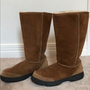 UGG Tall Braid Women’s Size 9
